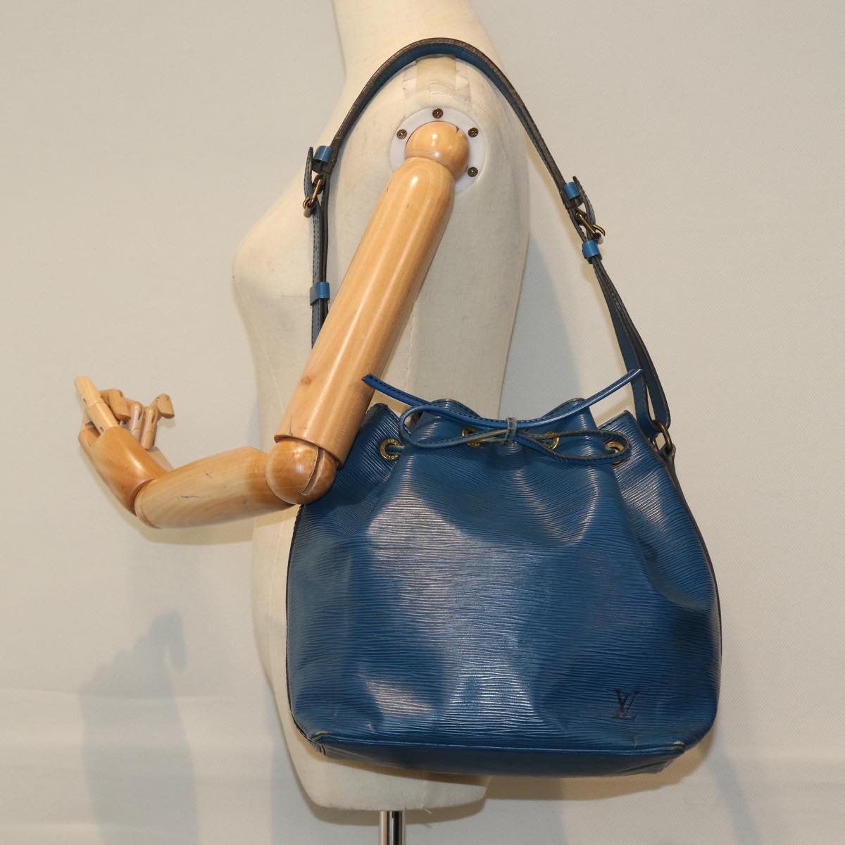 LOUIS VUITTON Epi Petit Noe Shoulder Bag Blue M44105 LV mr340