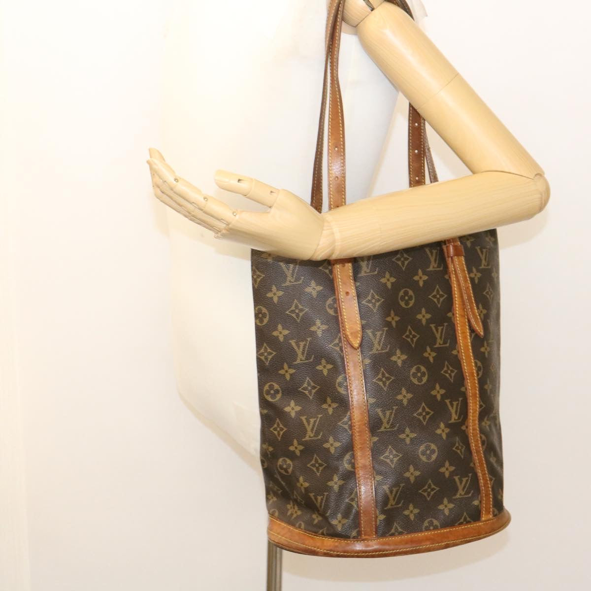 LOUIS VUITTON Monogram Bucket GM Shoulder Bag bs465 LV 34688