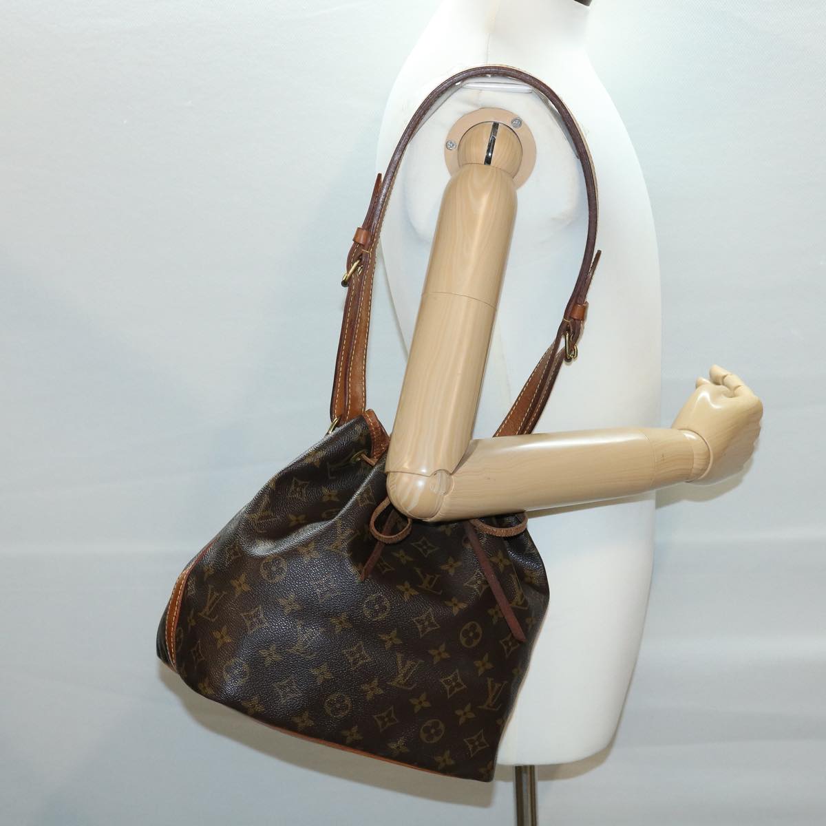 LOUIS VUITTON Monogram Petit Noe Shoulder Bag M42226 LV 34789