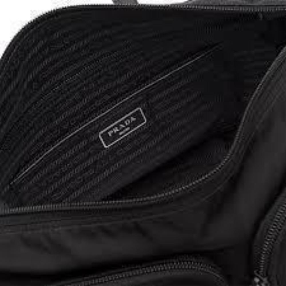 Luxury PradaRe-edition Black Vela Nylon Messenger Bag