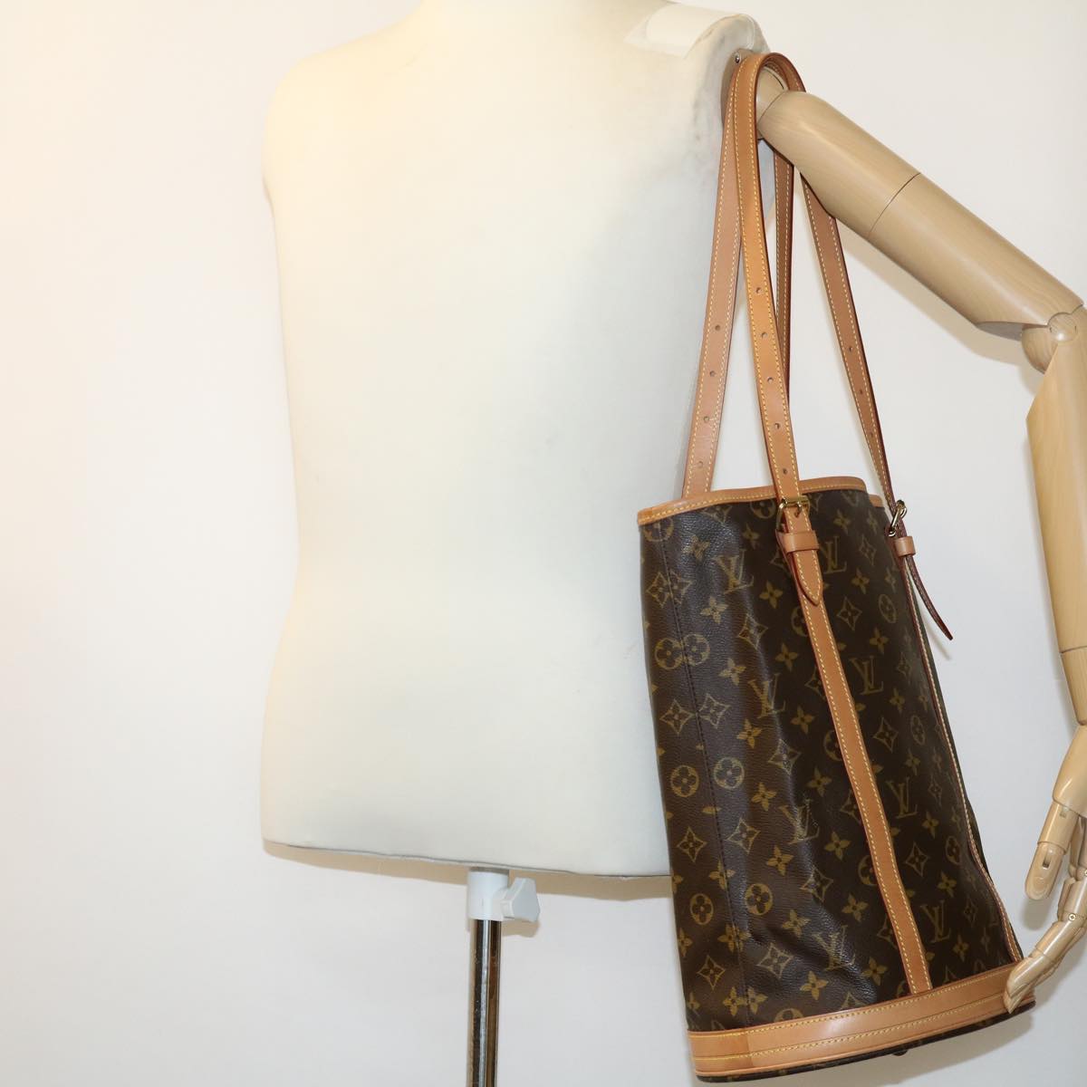 LOUIS VUITTON Monogram Bucket GM Shoulder Bag M42236 LV pt2884