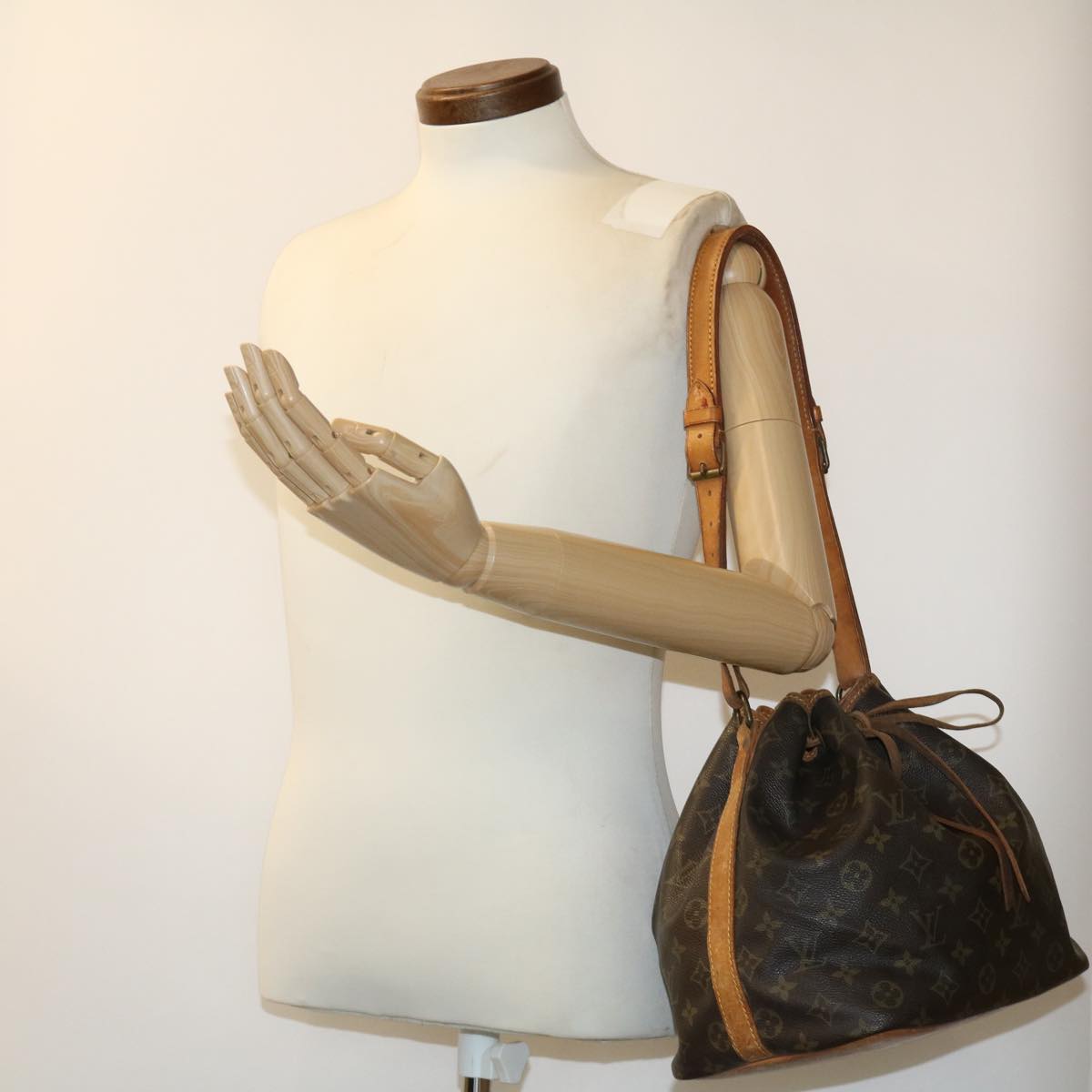 LOUIS VUITTON Monogram Petit Noe Shoulder Bag M42226 LV rd2826