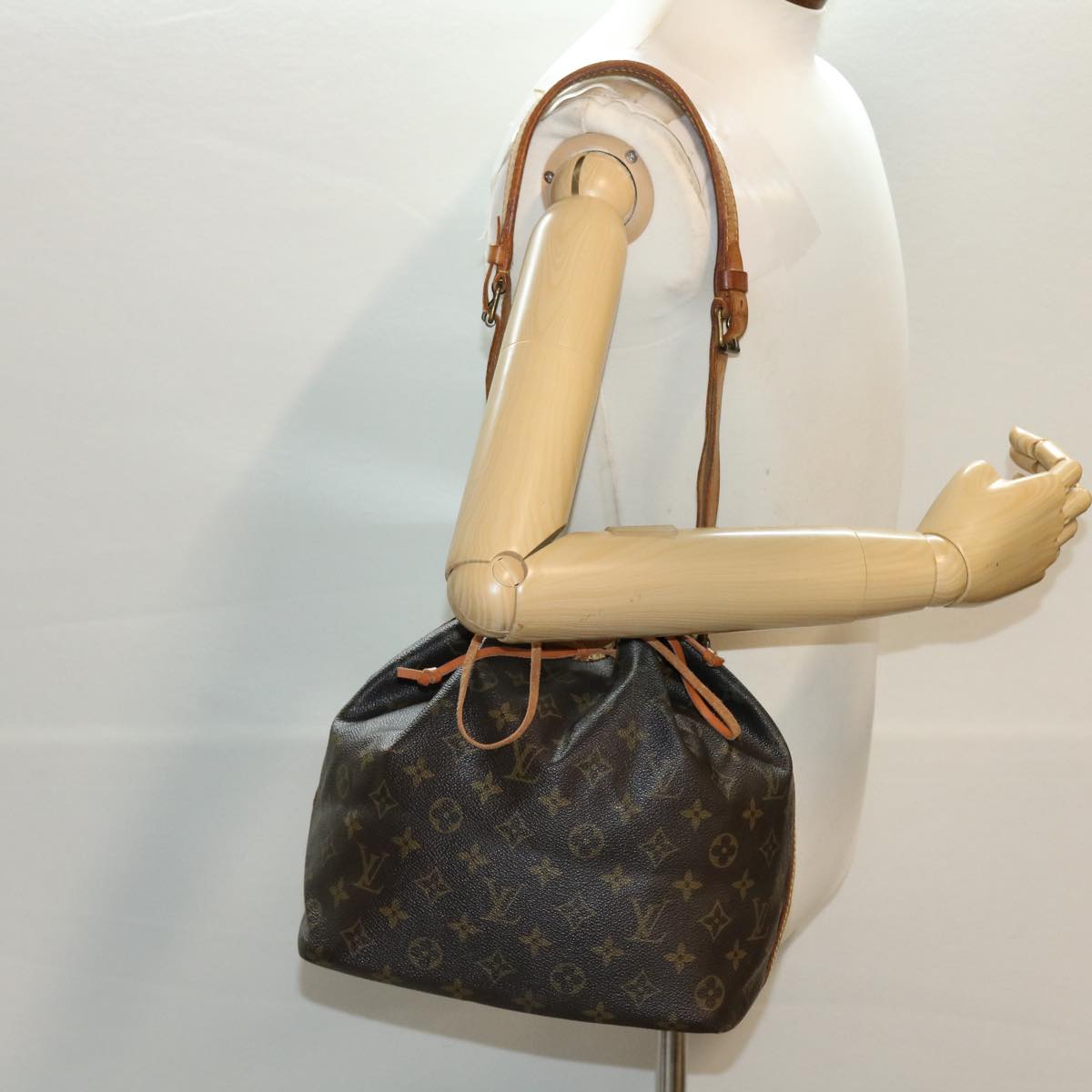 LOUIS VUITTON Monogram Petit Noe Shoulder Bag M42226 LV rd5294
