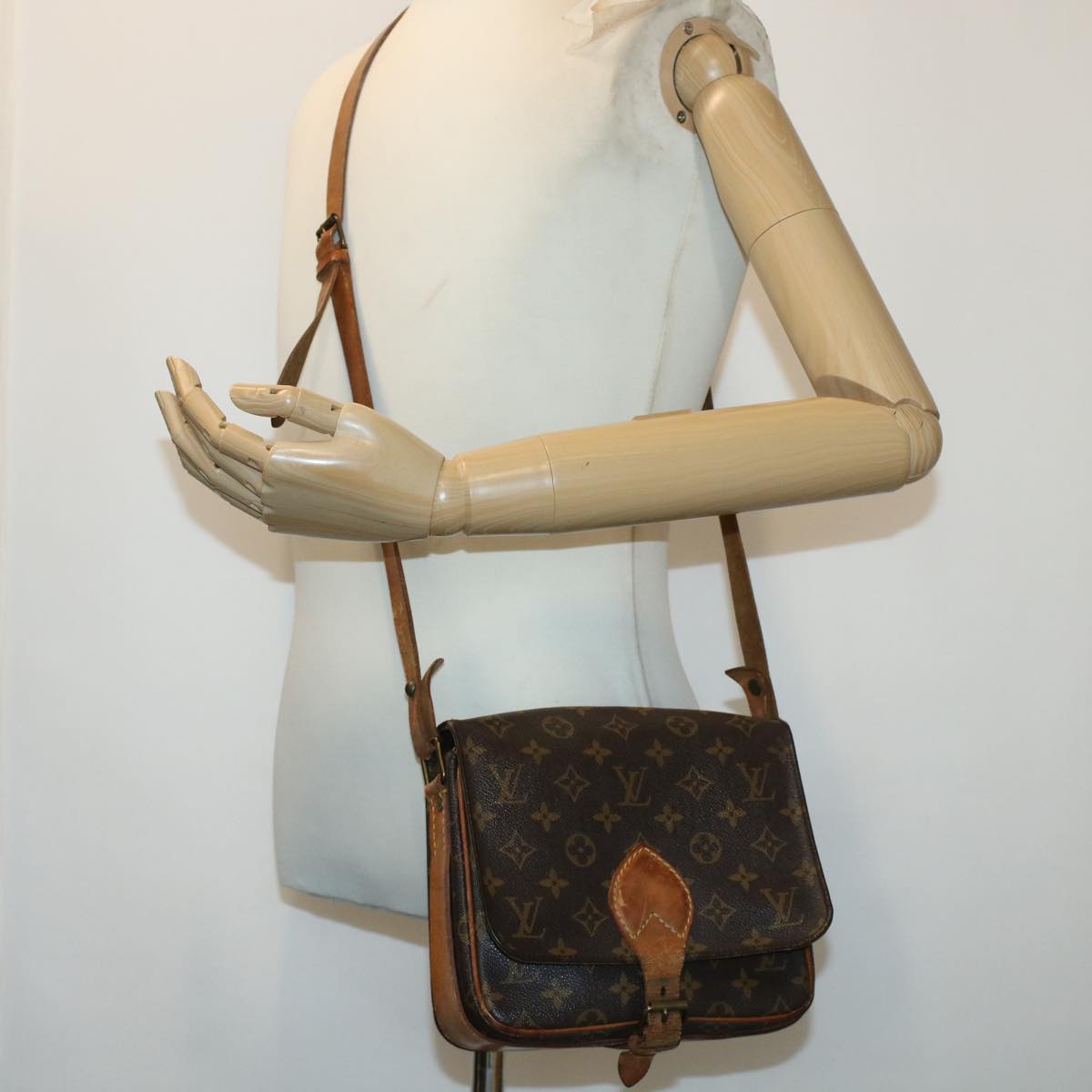 LOUIS VUITTON Monogram Cartouchiere MM Shoulder Bag M51253 LV rd5322