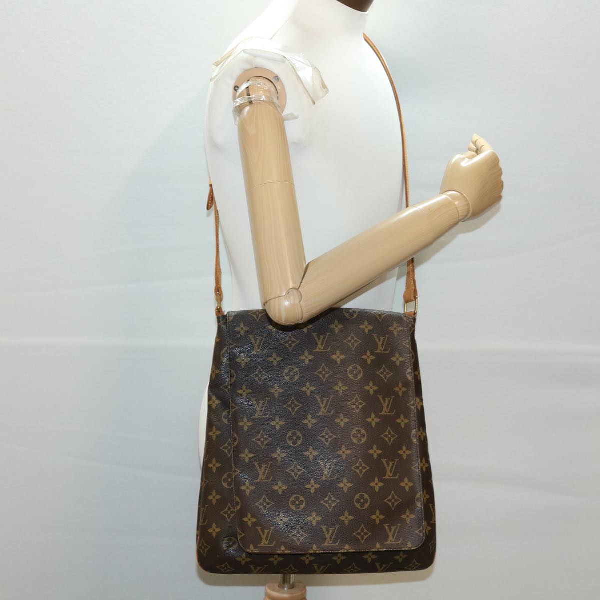 LOUIS VUITTON Monogram Musette Shoulder Bag M51256 LV ro603