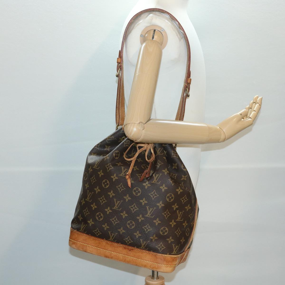 LOUIS VUITTON Monogram Noe Shoulder Bag M42224 LV S183