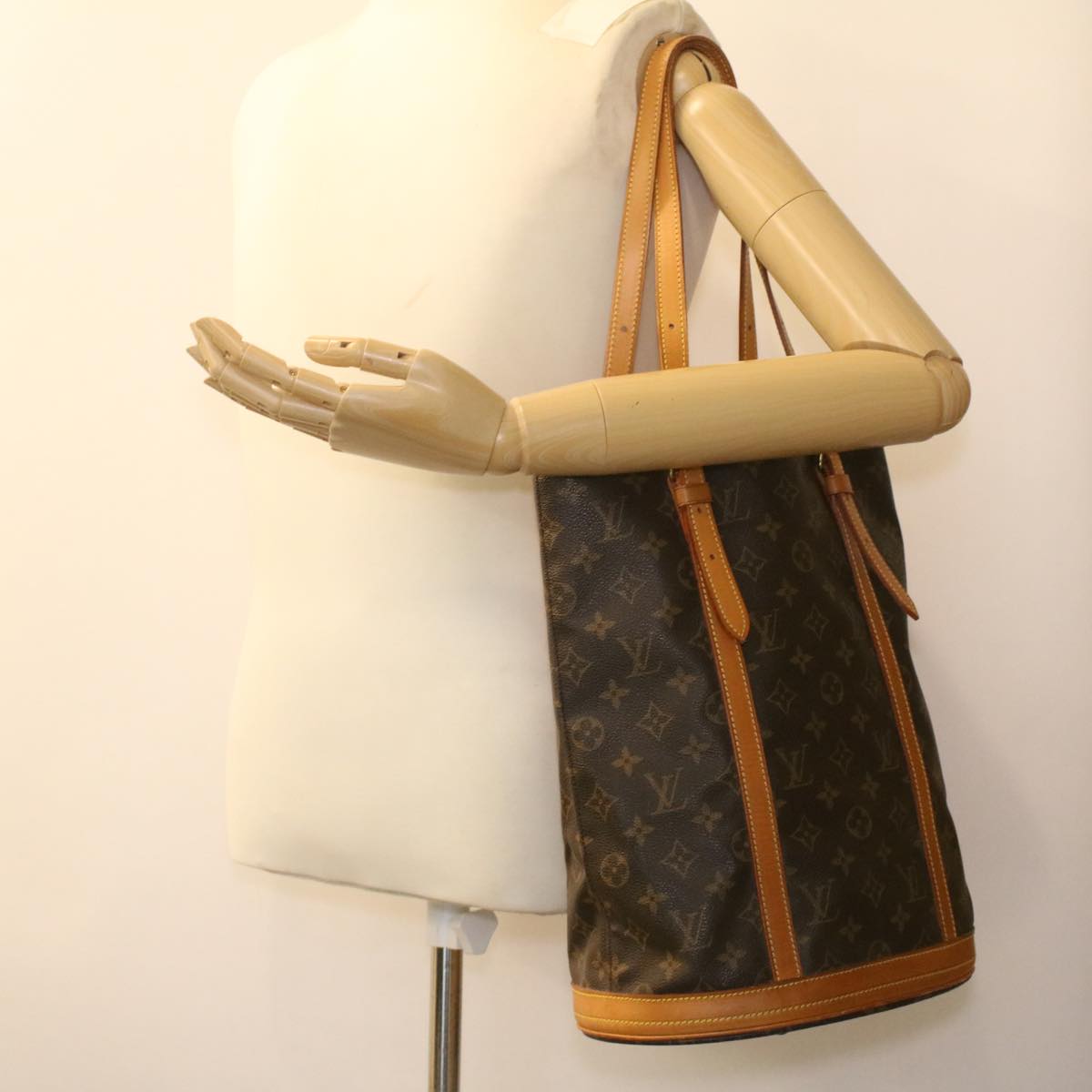 LOUIS VUITTON Monogram Bucket GM Shoulder Bag M42236 LV tb502