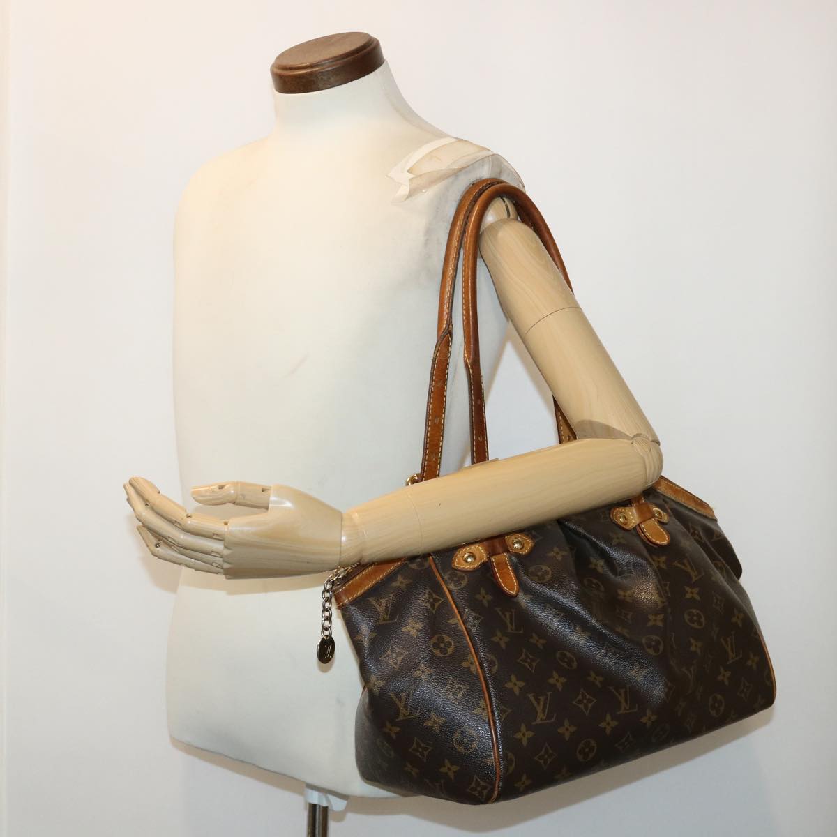 LOUIS VUITTON Monogram Tivoli GM Shoulder Bag M40144 LV tb712