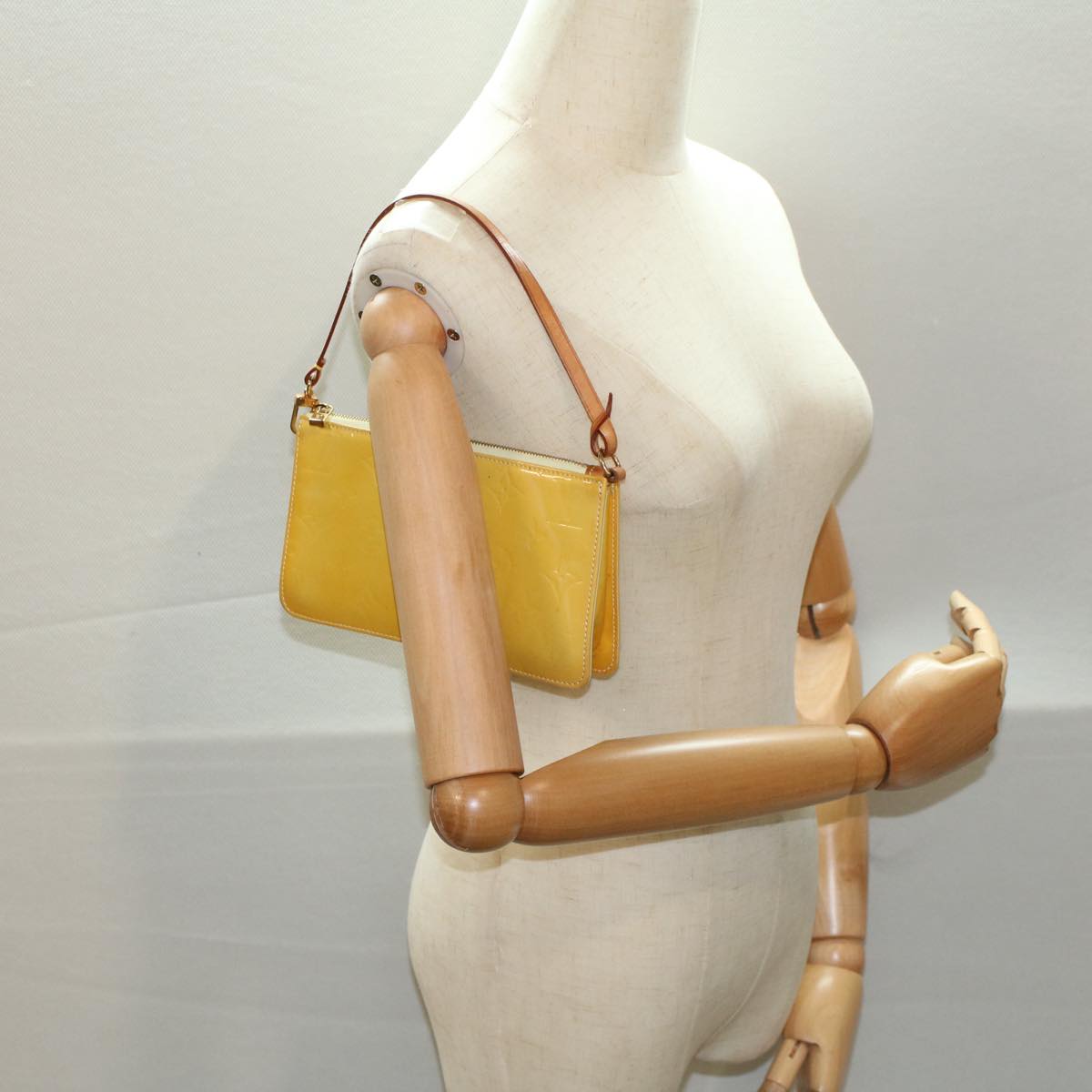 LOUIS VUITTON Vernis Lexington Accessory Pouch Lime Yellow M91058 tb883