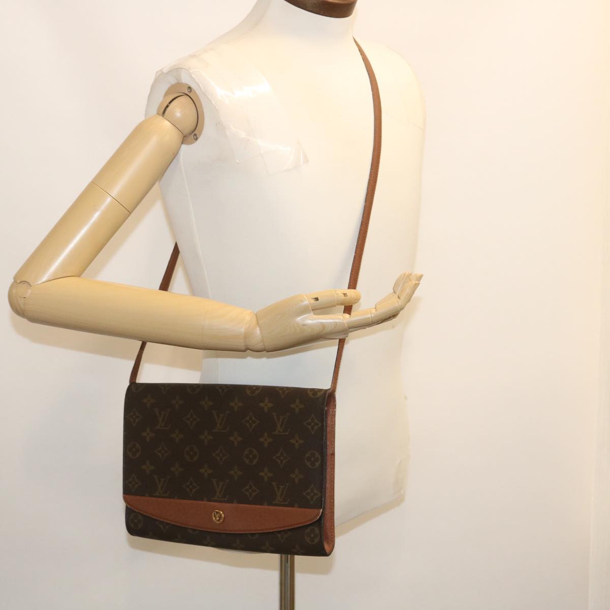 LOUIS VUITTON Monogram Bordeaux Shoulder Bag M51798 LV th2571