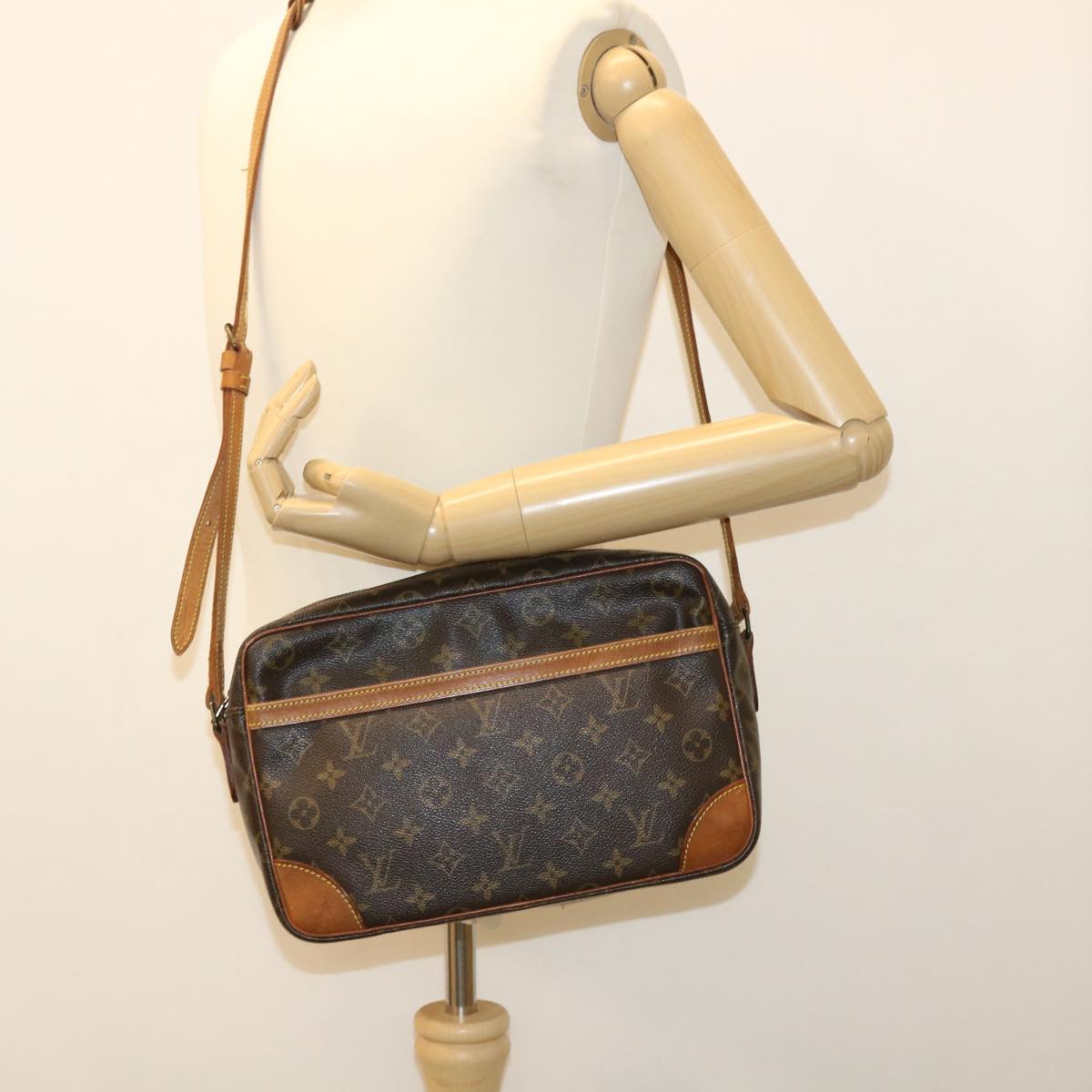 LOUIS VUITTON Monogram Trocadero 30 Shoulder Bag M51272 LV th3301