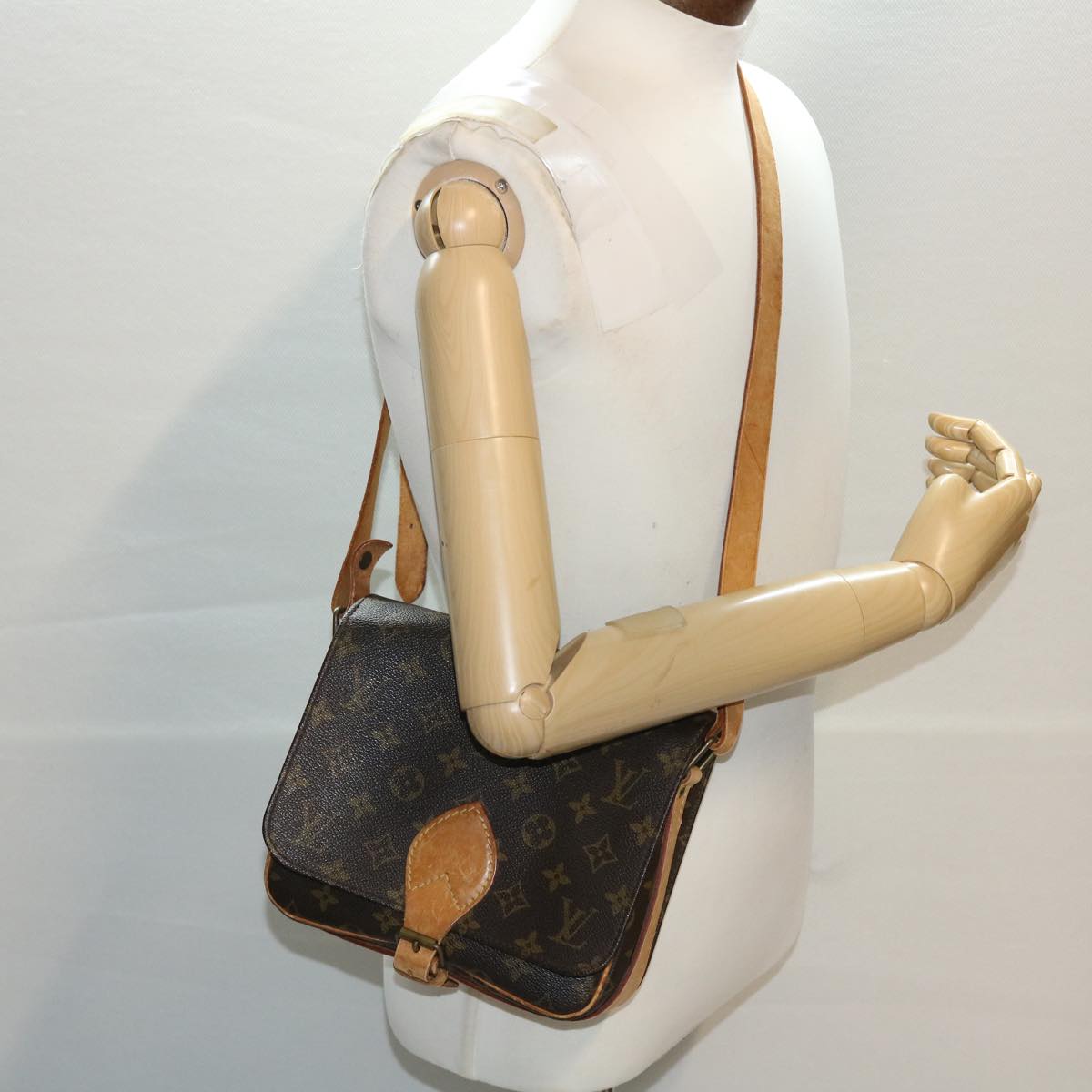 LOUIS VUITTON Monogram Cartouchiere MM Shoulder Bag M51253 LV th3764
