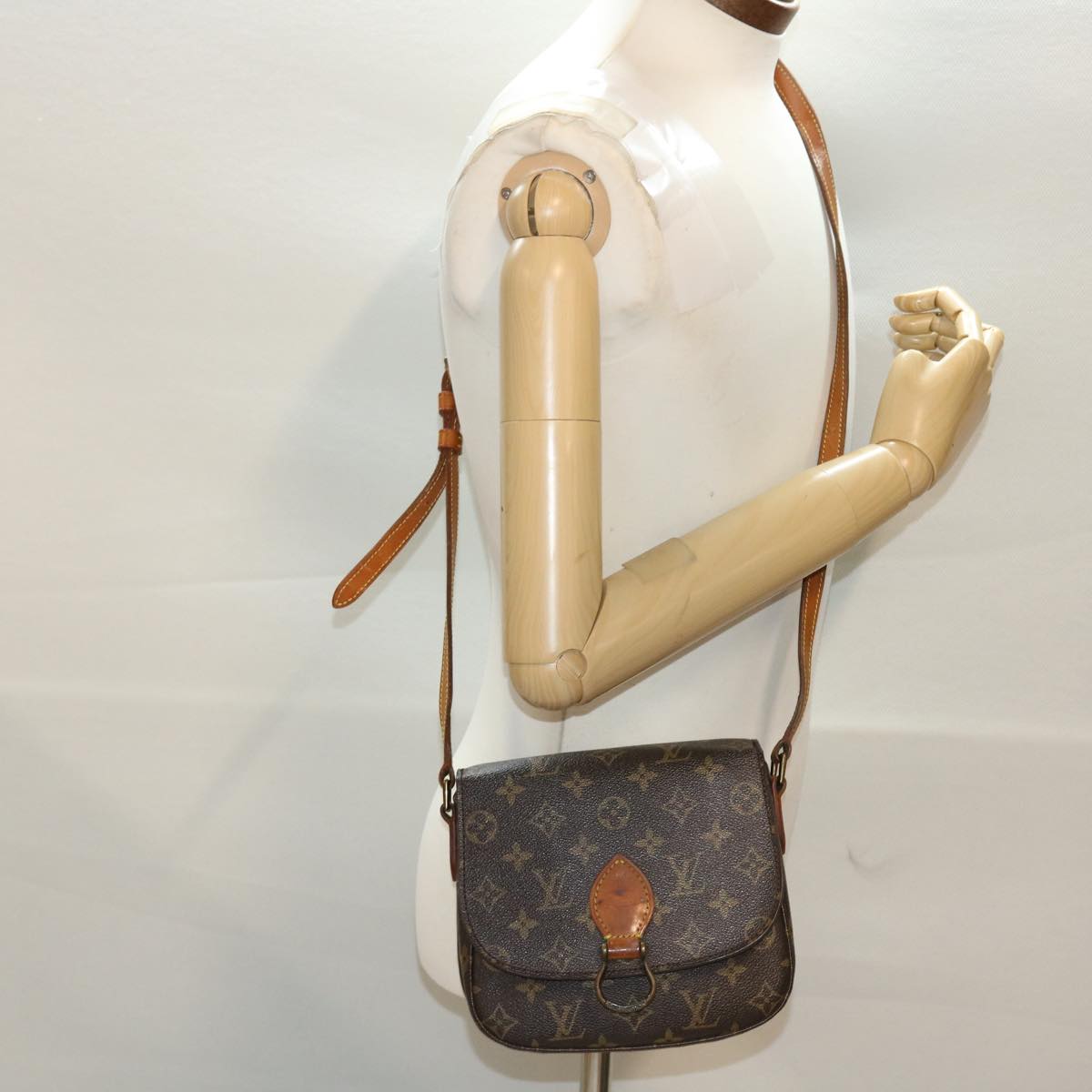 LOUIS VUITTON Monogram Saint Cloud MM Shoulder Bag M51243 LV th3770