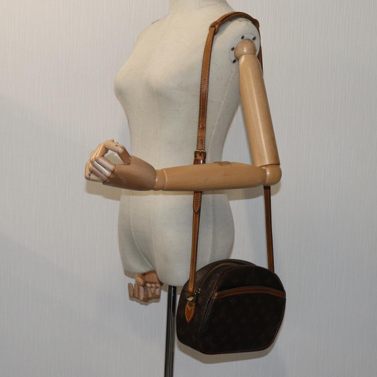 LOUIS VUITTON Monogram Blois Shoulder Bag M51221 LV th4760