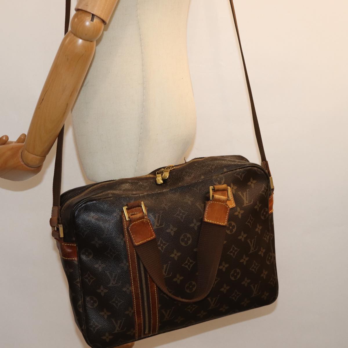 LOUIS VUITTON Monogram Sac Bosphore Hand Bag M40043 LV th4924