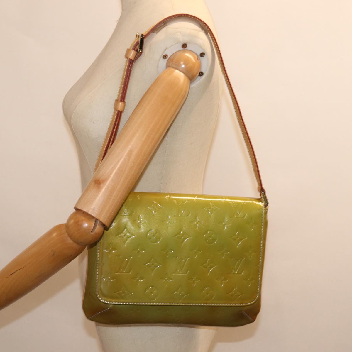 LOUIS VUITTON Monogram Vernis Thompson Street Bag Baby Blue M91009 th4937