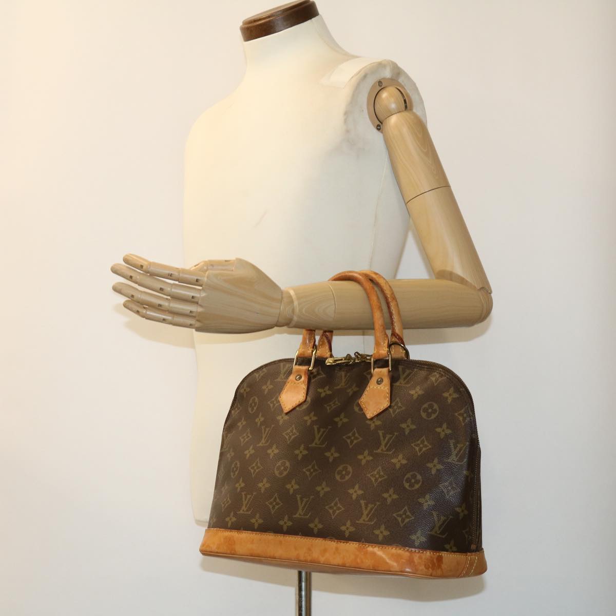 LOUIS VUITTON Monogram Alma Hand Bag M51130 LV tp329