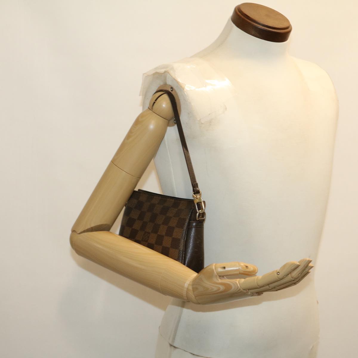 LOUIS VUITTON Damier Ebene Trousse Makeup Hand Pouch N51982 LV tp362