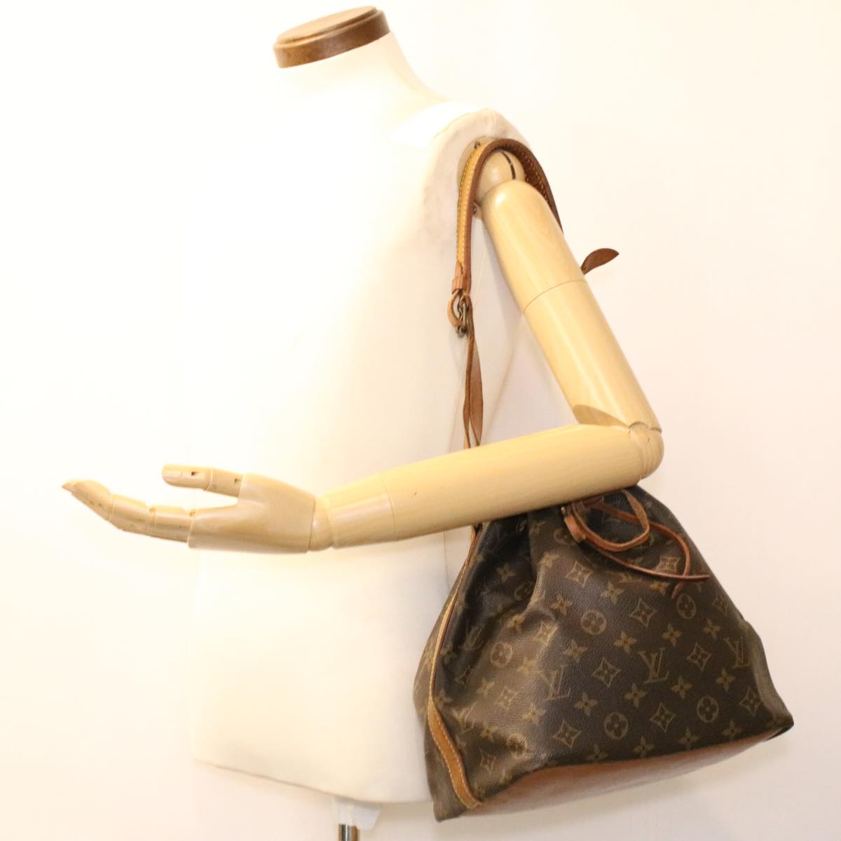 LOUIS VUITTON Monogram Petit Noe Shoulder Bag M42226 LV tp567