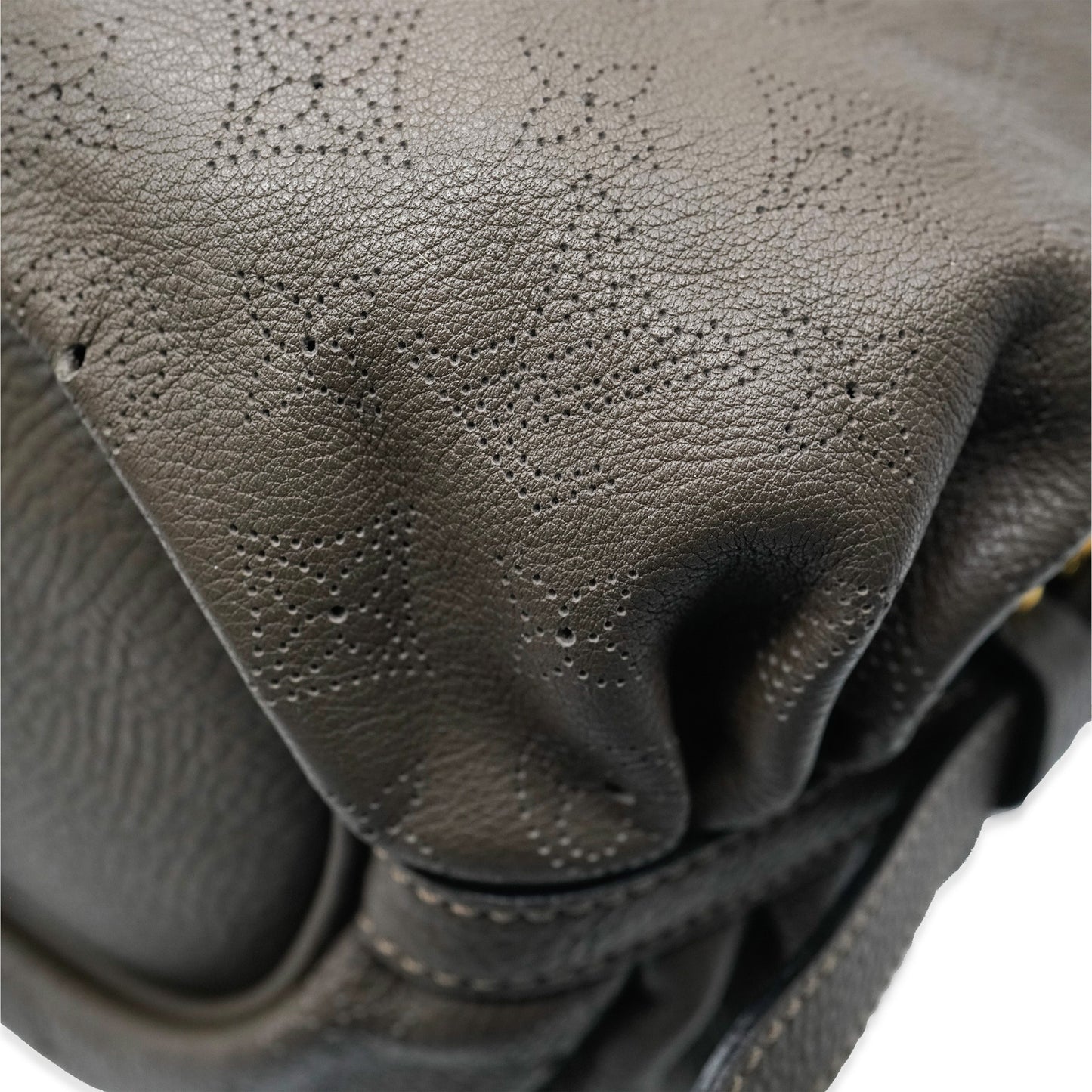 Louis Vuitton Gris Elephant Mahina XS Hobo