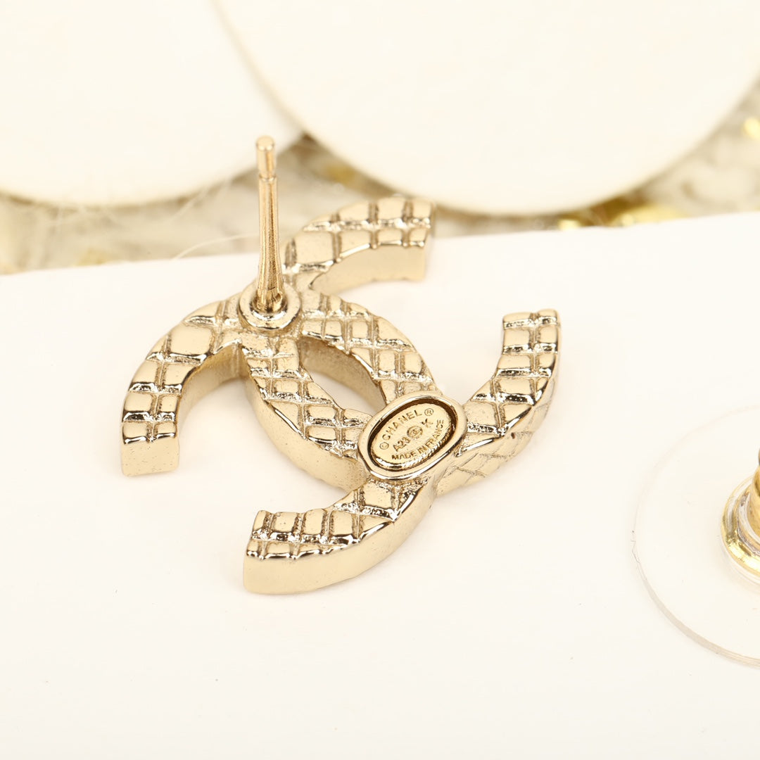 Luxury Chanel DOUBLE C HALF DIAMONDS GOLD EARRINGS