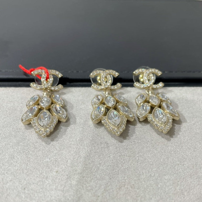 Luxury Chanel CHANE SMALL FRAGRANCE WHEAT GOLD DIAMOND EARRINGS