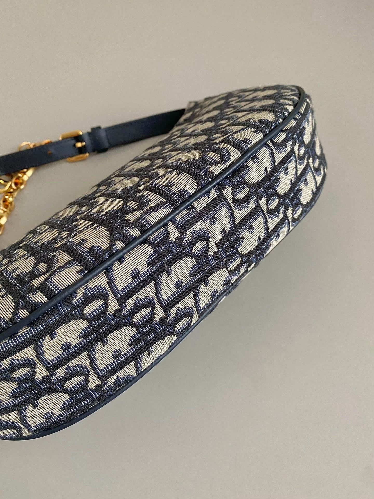 Luxury DiorLOUNGE 26CM BLUE OBLIQUE EMBROIDERY