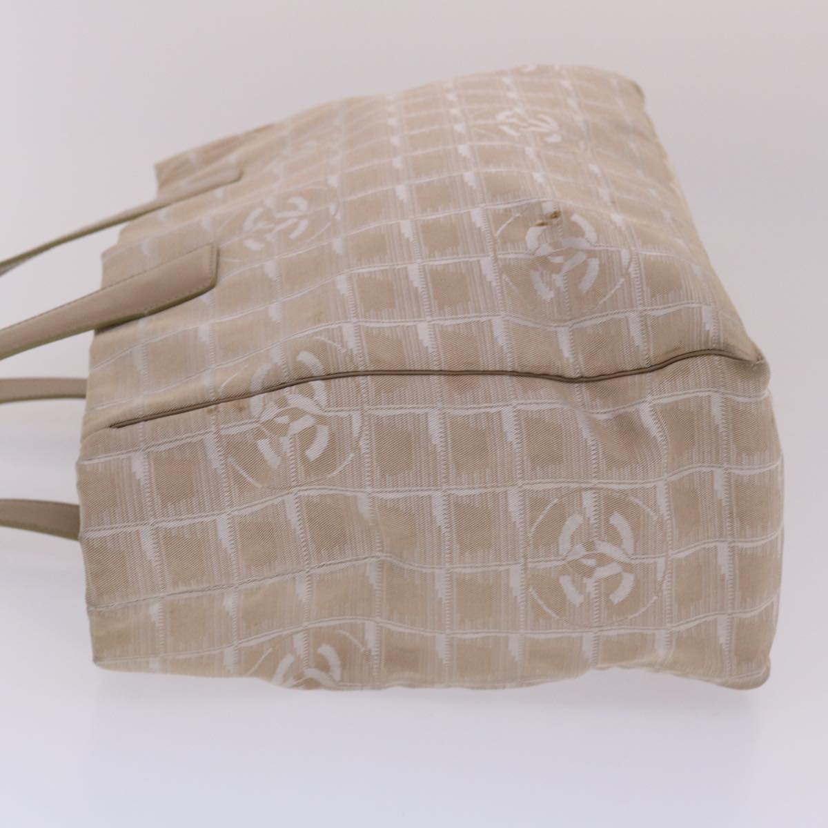 Luxury Chanel New Travel Line Shoulder Bag Nylon Beige CC yb272