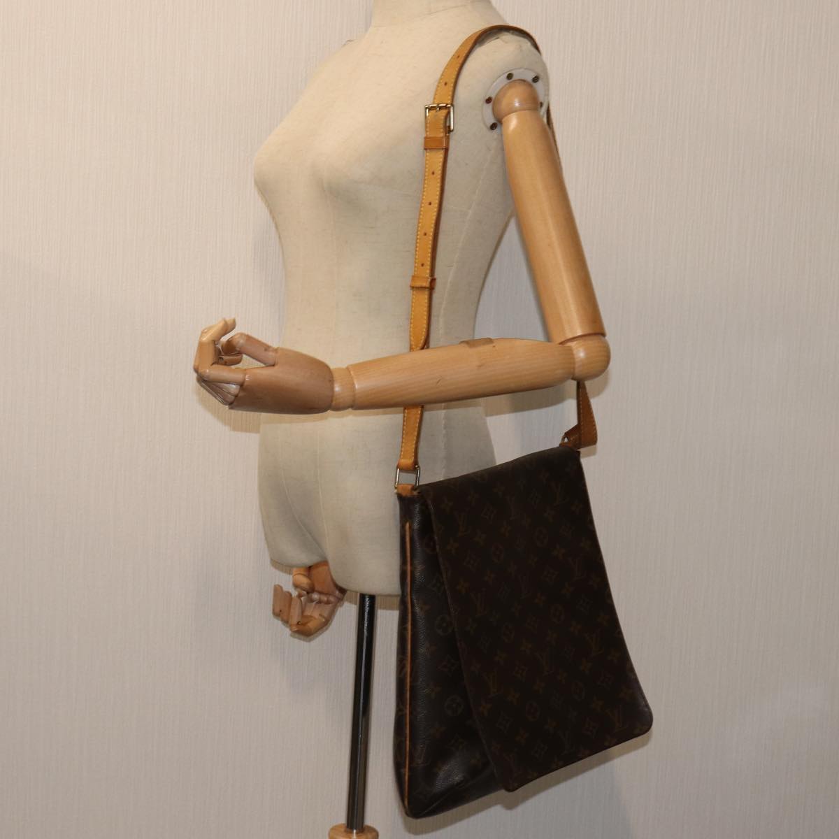LOUIS VUITTON Monogram Musette Shoulder Bag M51256 LV yk11398
