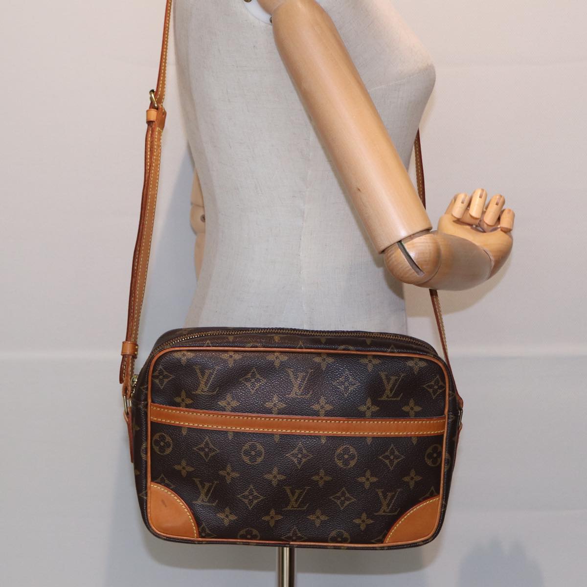 LOUIS VUITTON Monogram Trocadero 27 Shoulder Bag M51274 LV yk13872