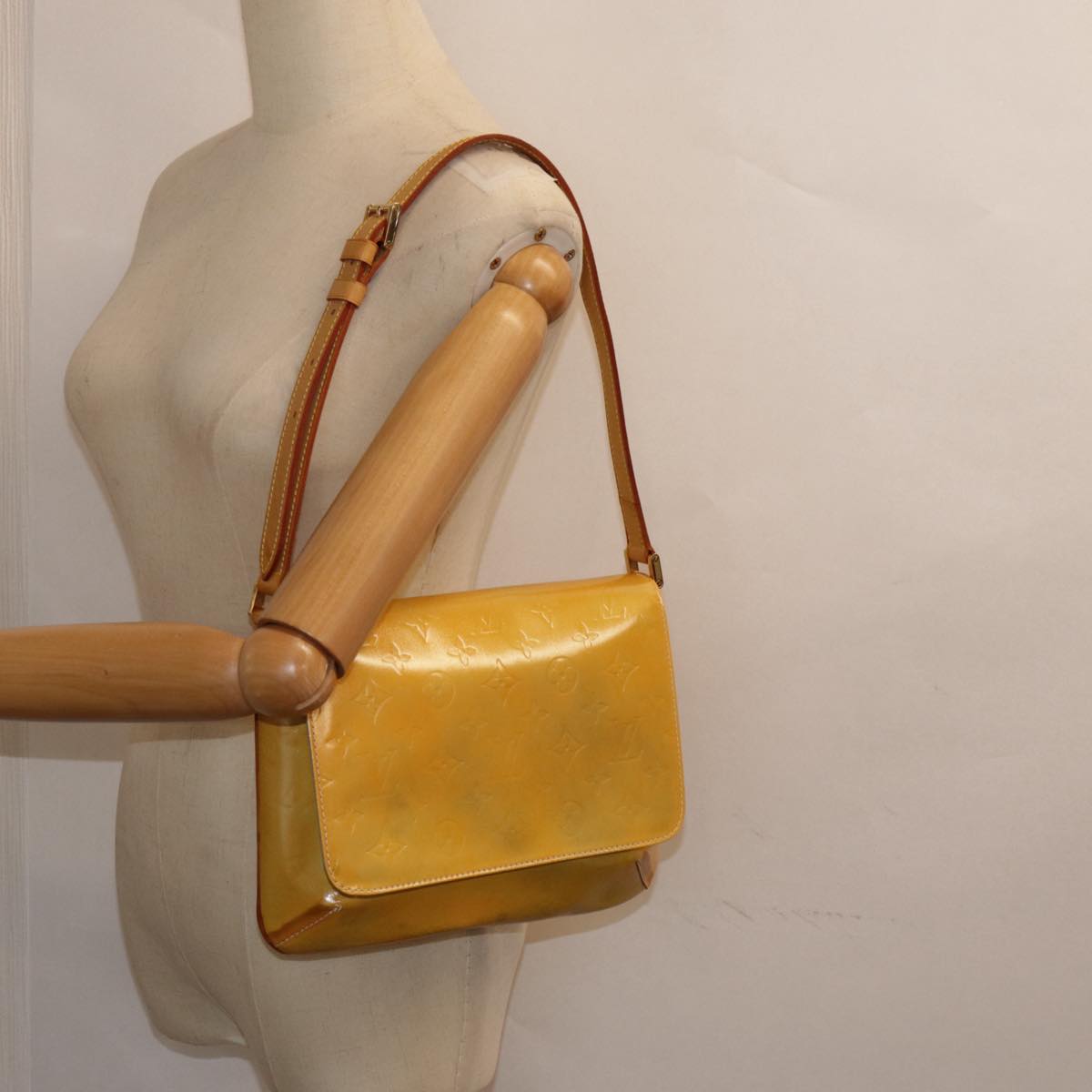 LOUIS VUITTON Monogram Vernis Thompson Street Bag Gris M91008 LV yk14678