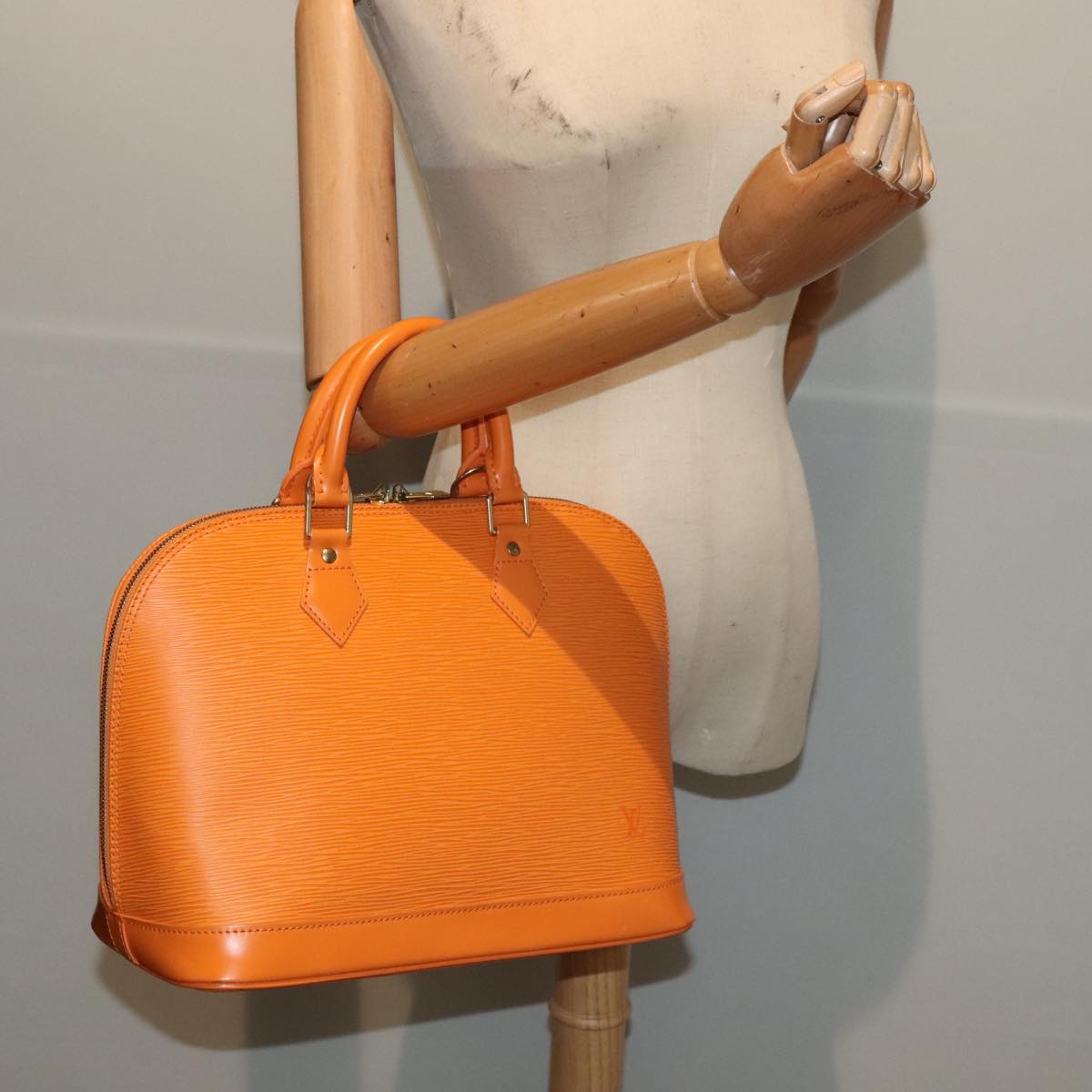 LOUIS VUITTON Epi Alma Hand Bag Orange Mandarin M5214H LV yk14740