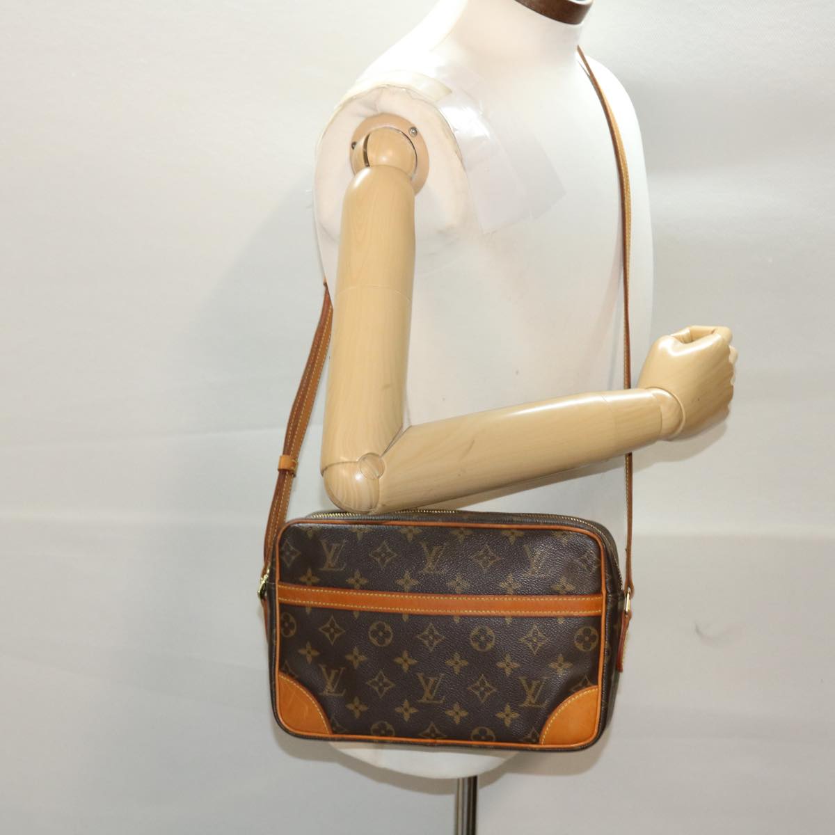 LOUIS VUITTON Monogram Trocadero 30 Shoulder Bag M51272 LV yk7640