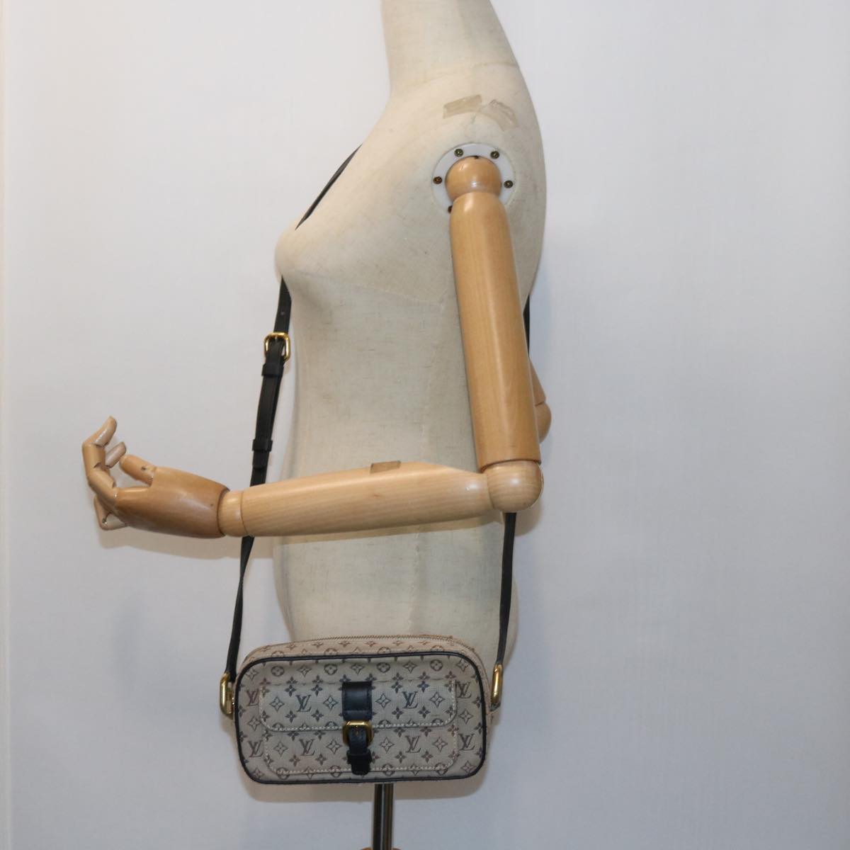 LOUIS VUITTON Monogram Mini Juliet MM Shoulder Bag Blue M92004 LV yk8769