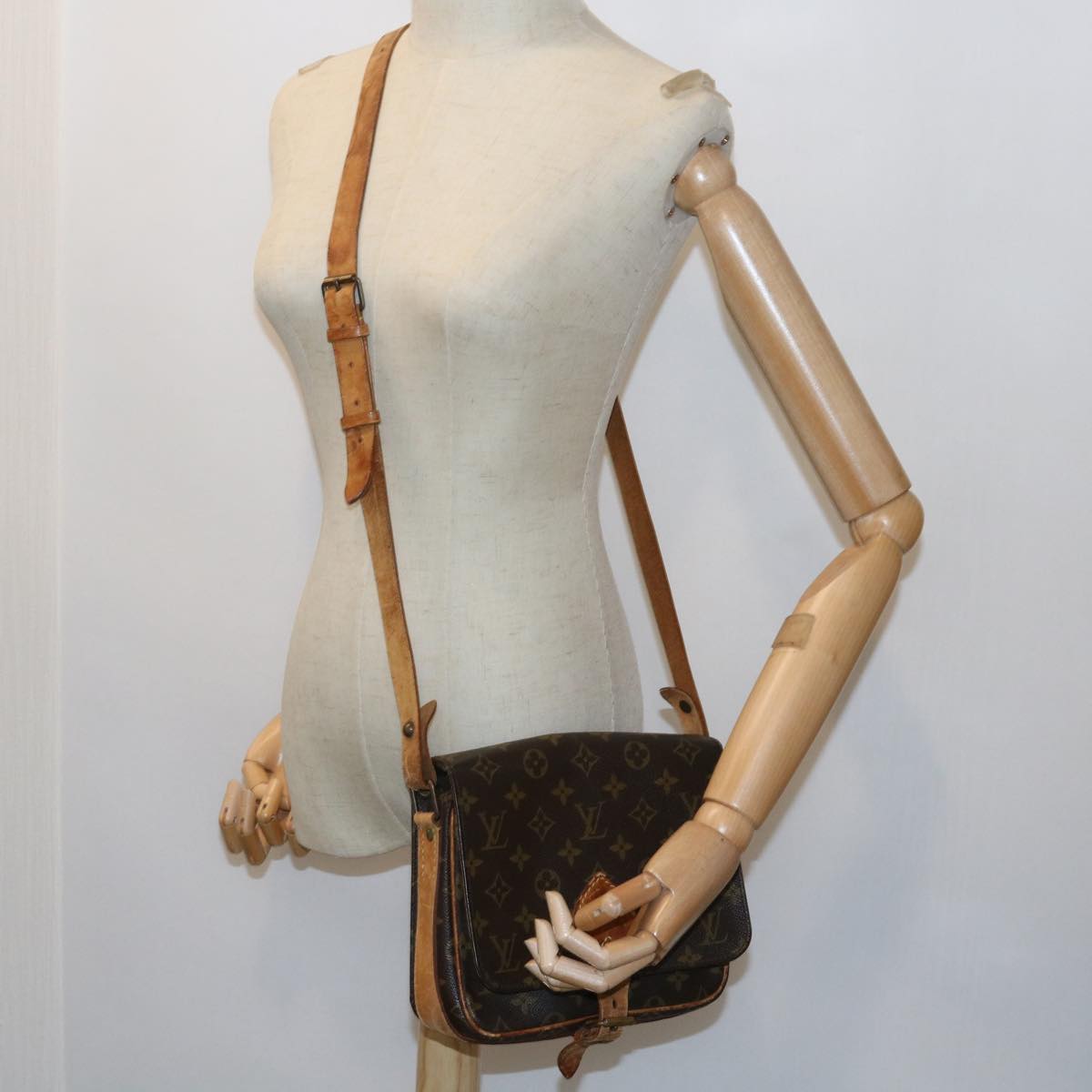 LOUIS VUITTON Monogram Cartouchiere MM Shoulder Bag M51253 LV yk8832