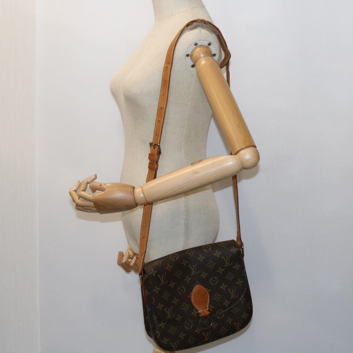LOUIS VUITTON Monogram Saint Cloud GM Shoulder Bag M51242 LV yk8877