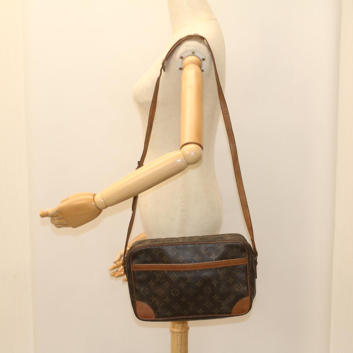 LOUIS VUITTON Monogram Trocadero 30 Shoulder Bag M51272 LV yk9035
