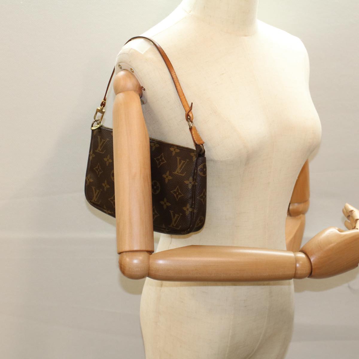 LOUIS VUITTON Monogram Pochette Accessoires Pouch M51980 LV yk9147