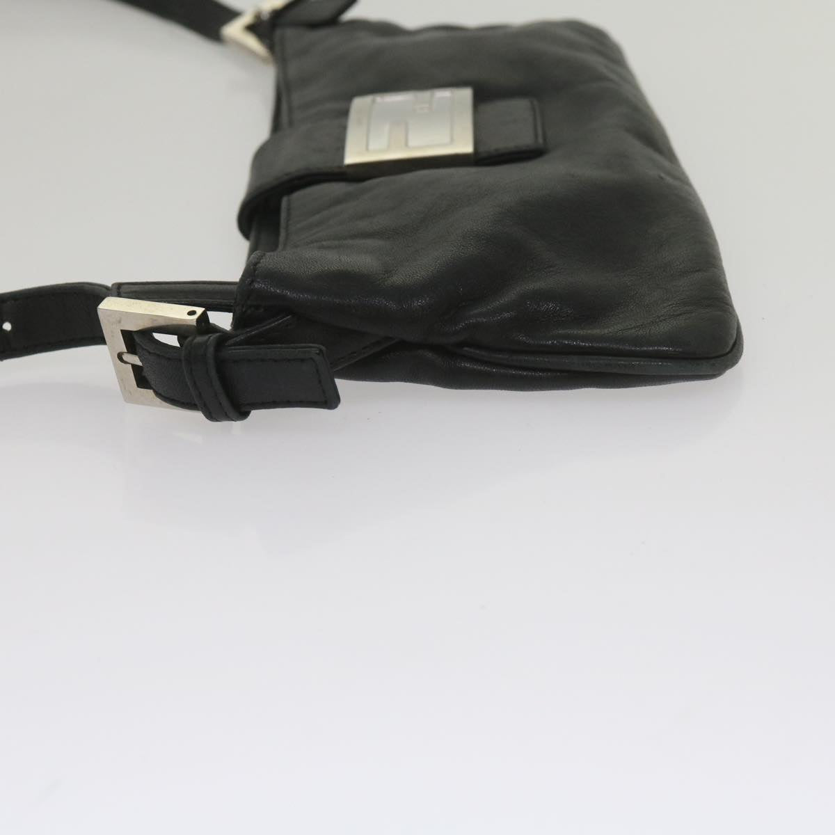 Luxury FendiShoulder Bag Leather Black 2354 26685 008yk9728