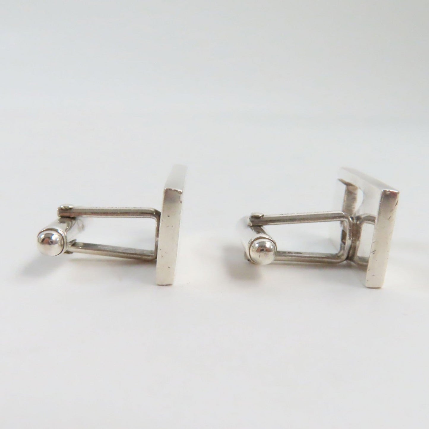 Luxury Gucci Trending 2025 G Motif Silver Cufflinks