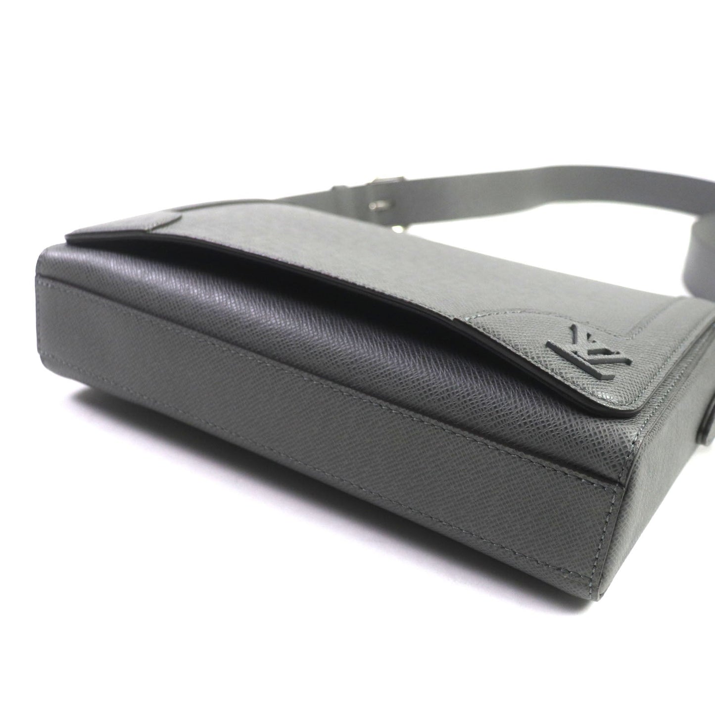 Louis Vuitton Taiga Flap Messenger Bag