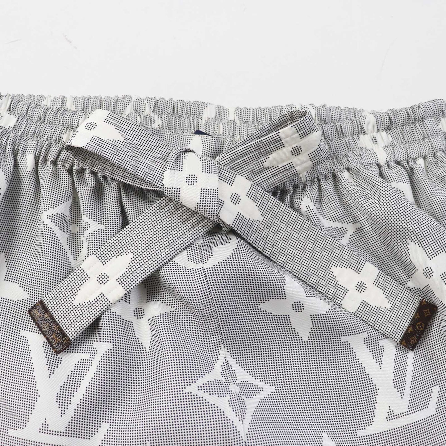 LOUIS VUITTON skirt FOSK05 Outer: 100% silk, Lining: 100% silk, Part: 100% polyester Black White Women 38
