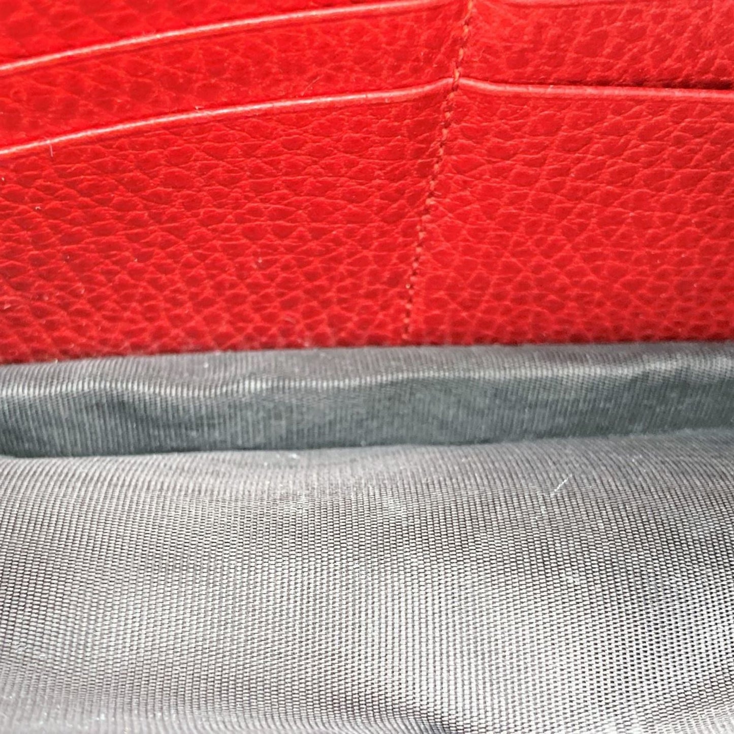 Gucci  Leather Wallet  ()