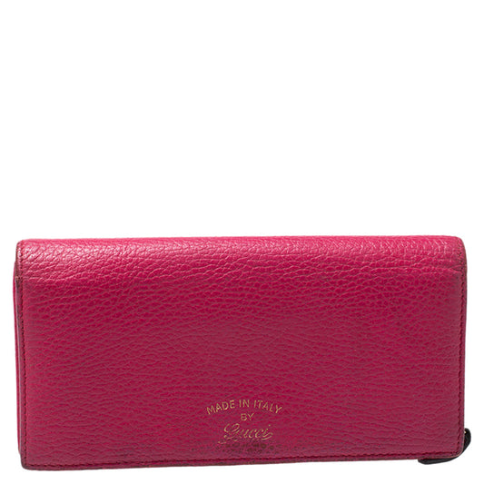 Luxury Gucci Trending 2025 Magenta Leather Swing Continental Wallet..
