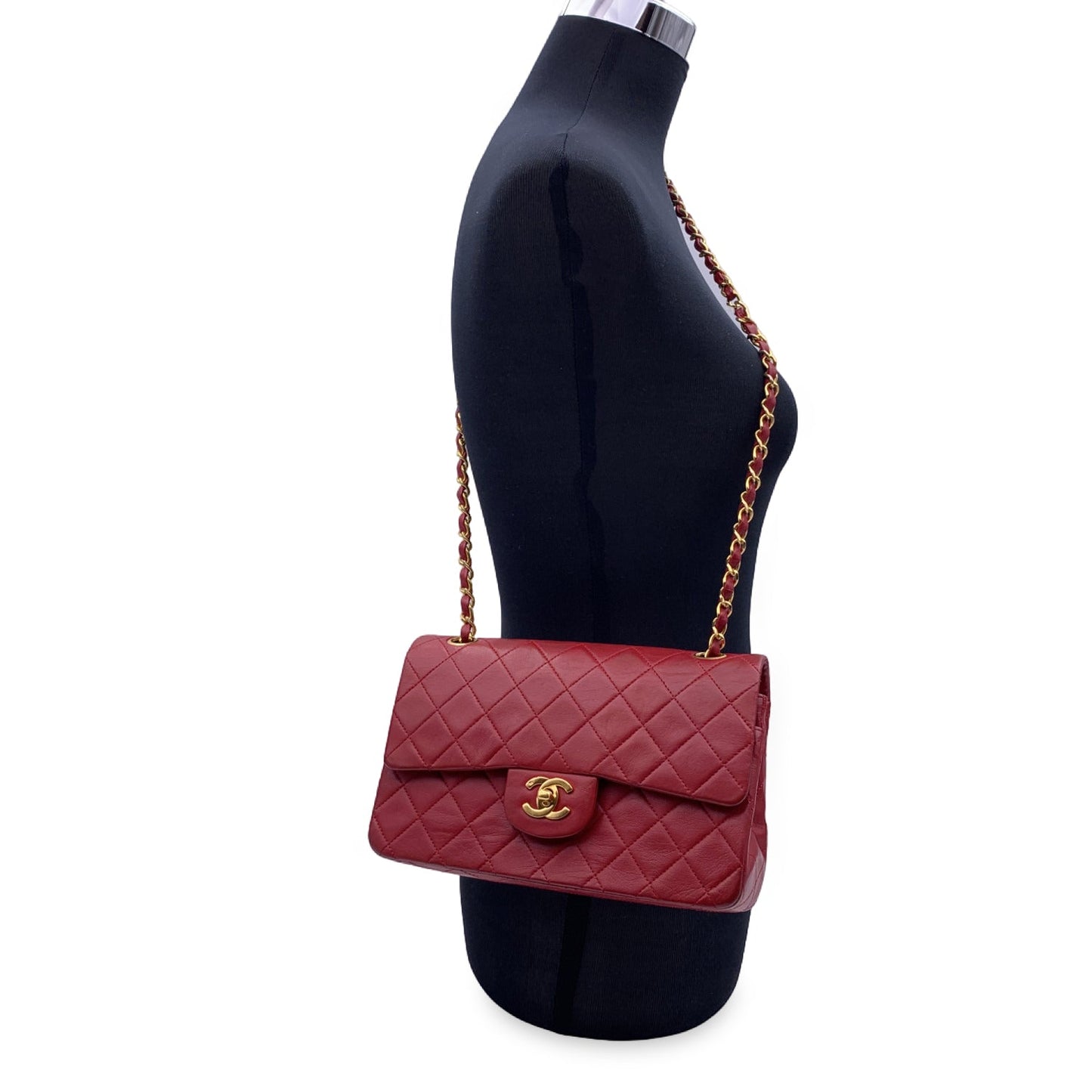 Luxury Chanel Vintage Red Quilted Timeless Classic Small 2.55 Bag 23 Cm