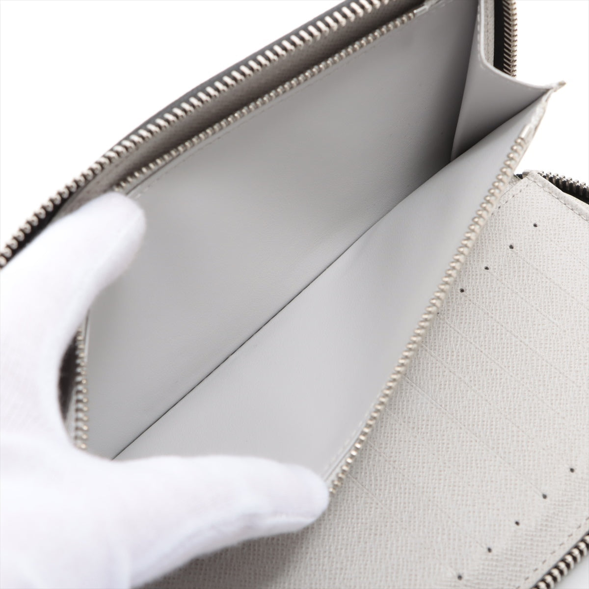 Louis Vuitton  Zippy Wallet Vertical M30446 Antarctica Round Zippe Wallet