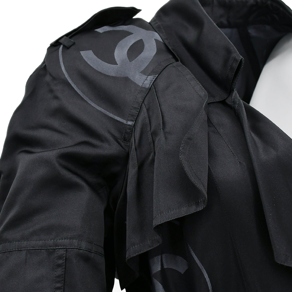 Luxury Chanel belted silk coat #38