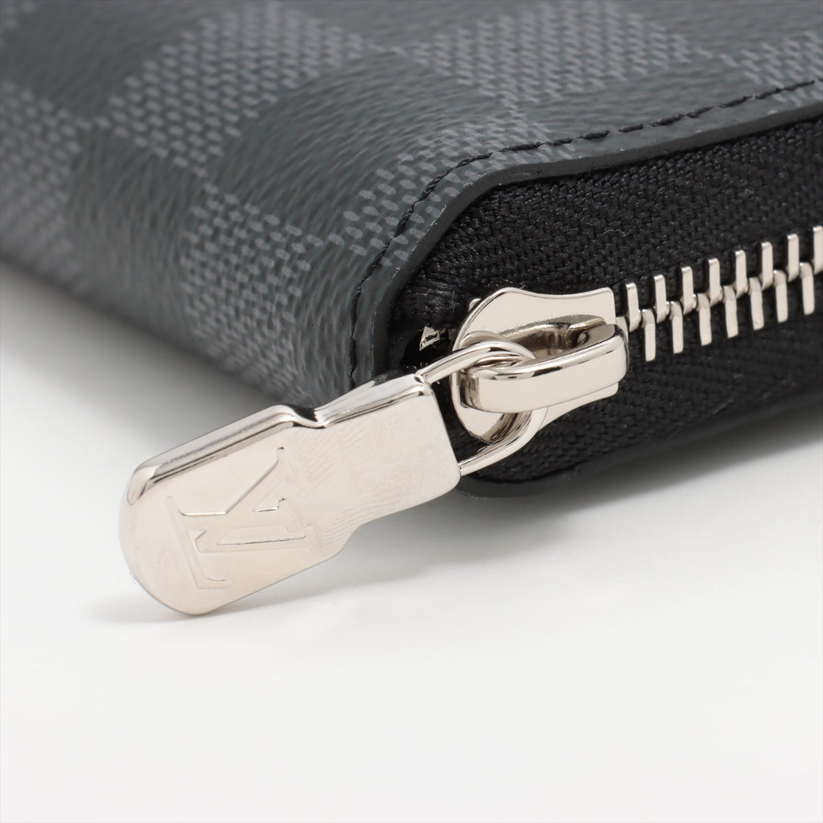 Louis Vuitton Damier Graphite Zippy Wallet Vertical N63095 Black Round Zippe Wallet  Reaction