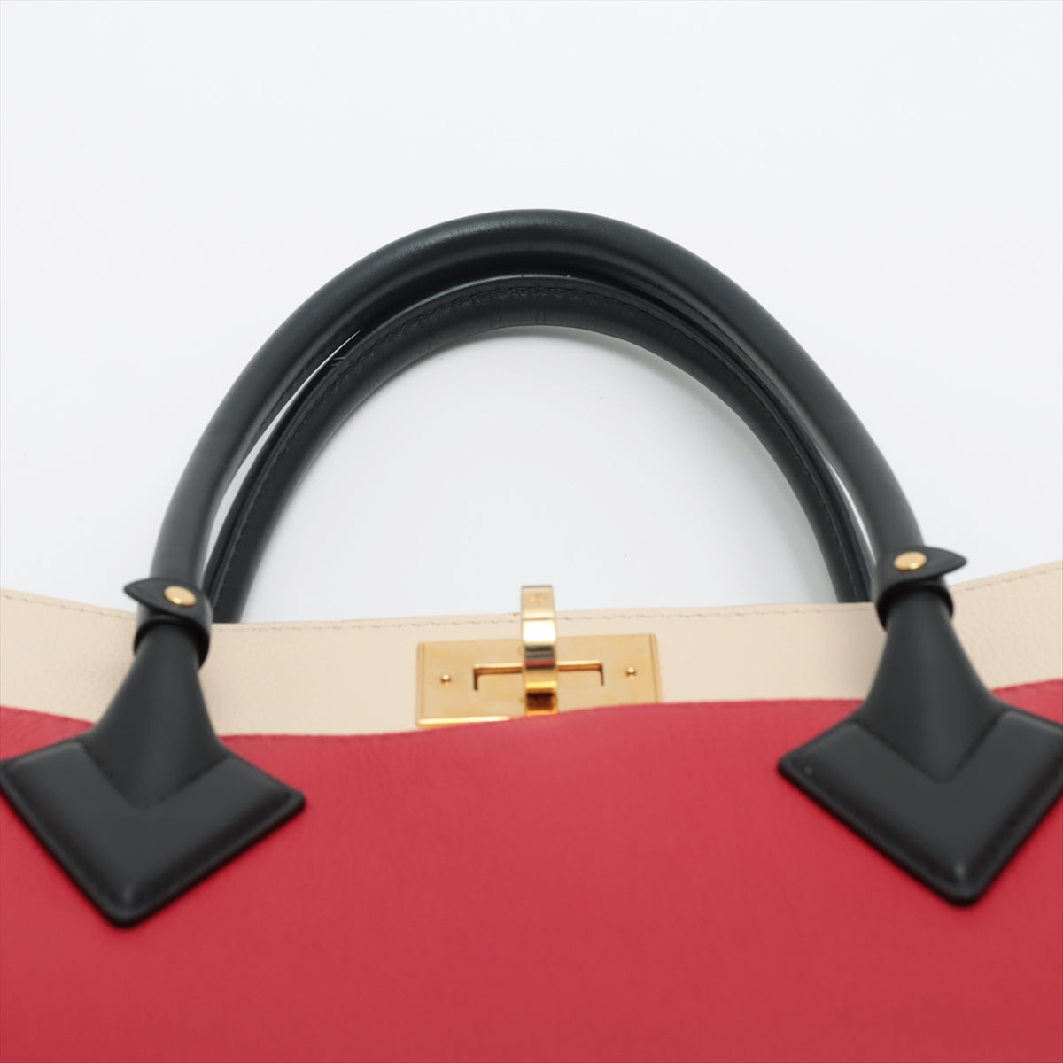 Louis Vuitton  On  Side MM M53824