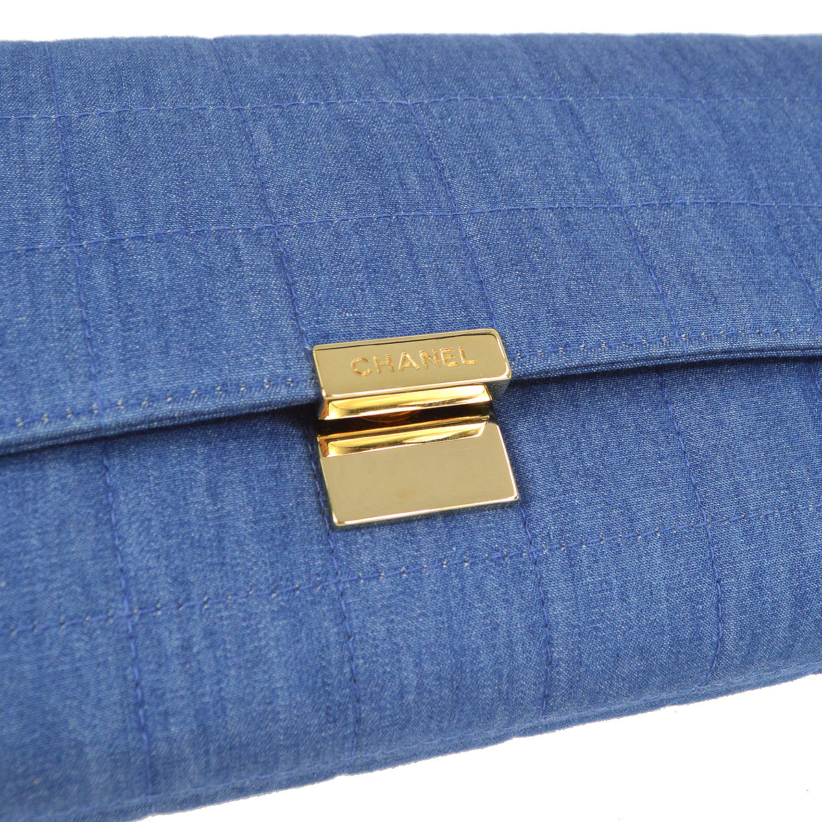 Luxury Chanel 2001-2003 Choco Bar Chain Shoulder Bag Indigo Denim